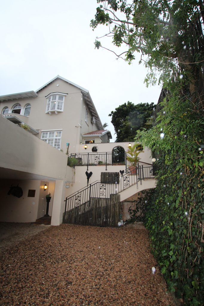 Acorn B&B Outdoor Parking - Guesthouse Accommodation - Durban, South Africa